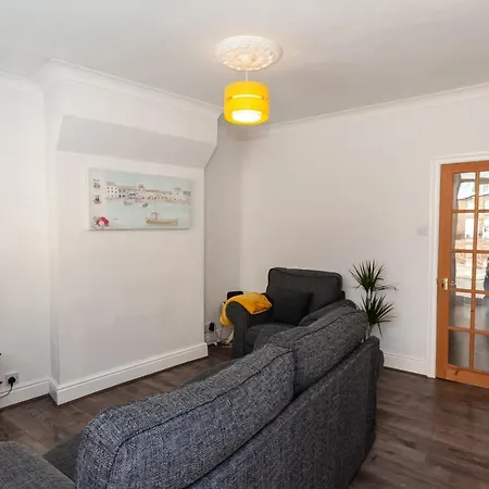 Fishermans - Sleeps 7 Holiday home
