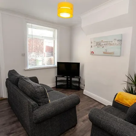 Fishermans - Sleeps 7 Holiday home
