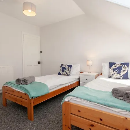 Fishermans - Sleeps 7