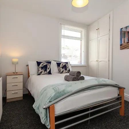 Fishermans - Sleeps 7 * Scarborough